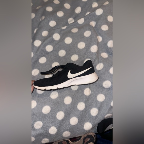 women’s nike size 7 shoes - Picture 4 of 5